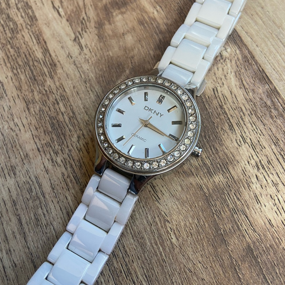 DKNY Vintage Watch w/ 36 Diamonds 💎 - Picture 2 of 8
